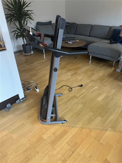 Afhent Østerbro - Demo model Ascendic 7011 Løbebånd