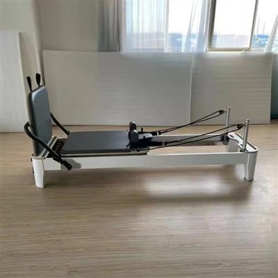 Pilates reformer i aluminium