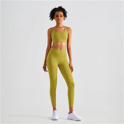 Nordic-wellness Performance Yoga Set - Pistachio - S / L