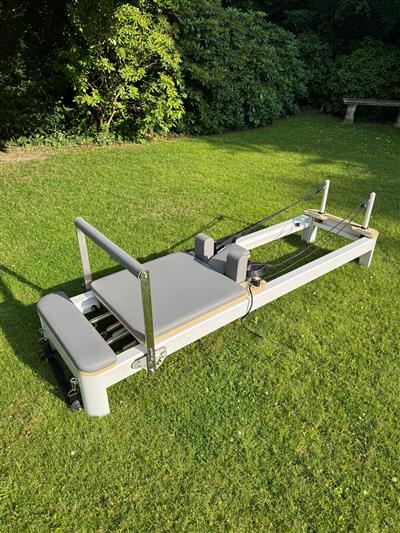 Perfekt stand - Pilates reformer i aluminium